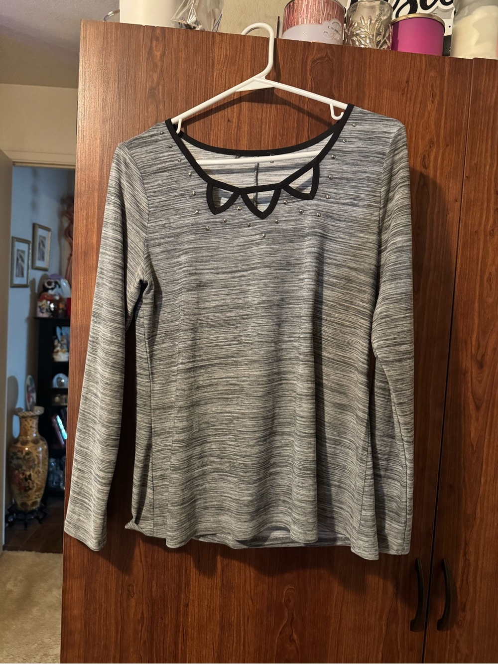 Women’s Long Sleeve Heathered Gray Top with Decorative Neck Trim